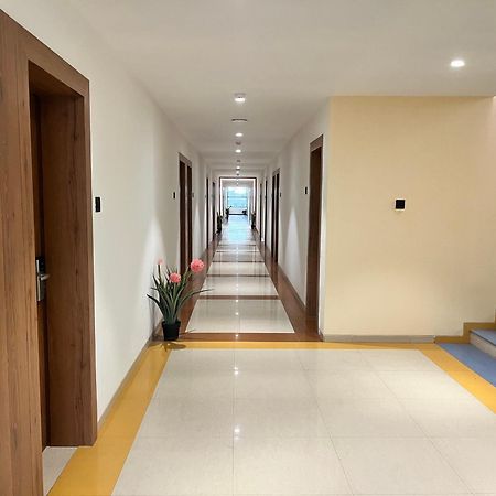 Hotel Avenue Plaza Mundra Exterior foto